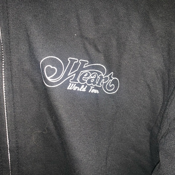 Heart Official Concert Tour Hoodie - Picture 4 of 8